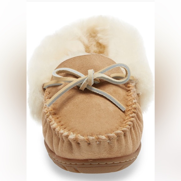 SOLD LL Bean Wicked Good Genuine Shearling Moccasin Slipper - Picture 6 of 6
